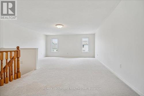 221 Gatwick Drive, Oakville, ON - Indoor Photo Showing Other Room