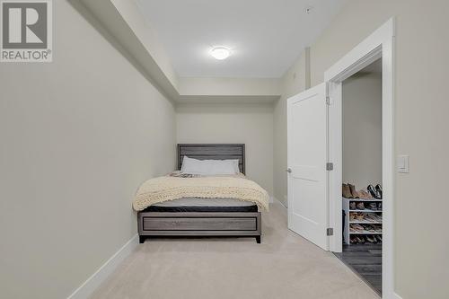 12798 Lake Hill Drive Unit# 40, Lake Country, BC - Indoor Photo Showing Bedroom