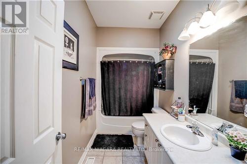 2464 Diane Street, Fort Erie, ON - Indoor Photo Showing Bathroom