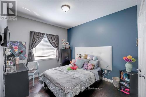 2464 Diane Street, Fort Erie, ON - Indoor Photo Showing Bedroom