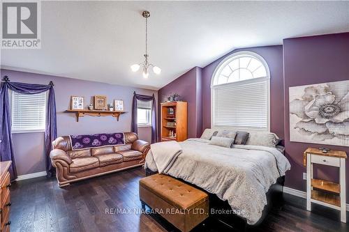 2464 Diane Street, Fort Erie, ON - Indoor Photo Showing Bedroom