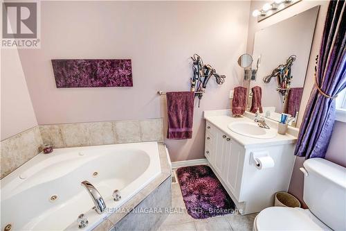 2464 Diane Street, Fort Erie, ON - Indoor Photo Showing Bathroom