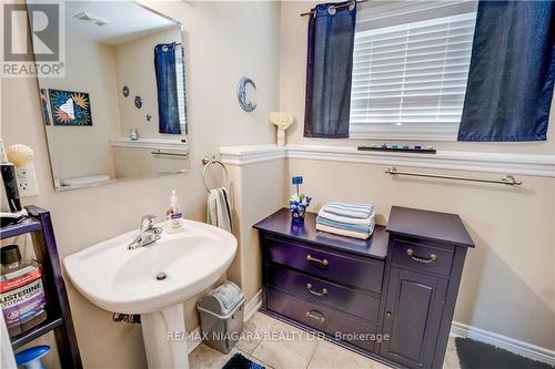 2464 Diane Street, Fort Erie, ON - Indoor Photo Showing Bathroom