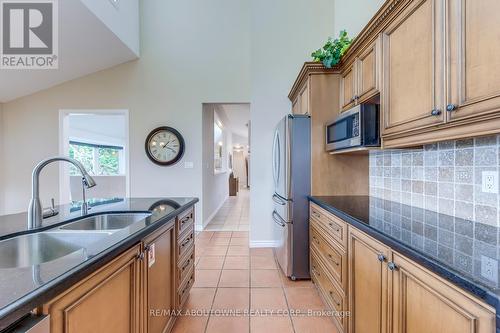 80 Balmoral Heights, East Gwillimbury, ON - Indoor Photo Showing Kitchen With Double Sink