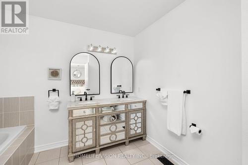 19 Grey Wing Avenue, Georgina, ON - Indoor Photo Showing Bathroom