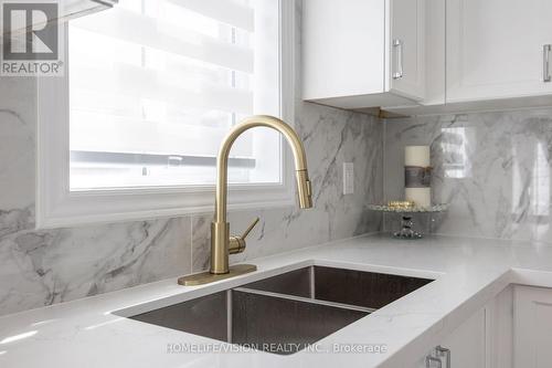 19 Grey Wing Avenue, Georgina, ON - Indoor Photo Showing Kitchen With Double Sink