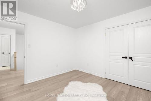 19 Grey Wing Avenue, Georgina, ON - Indoor Photo Showing Other Room