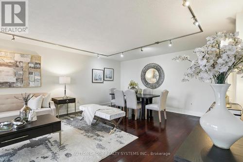 511 - 2045 Lake Shore Boulevard W, Toronto, ON - Indoor Photo Showing Living Room