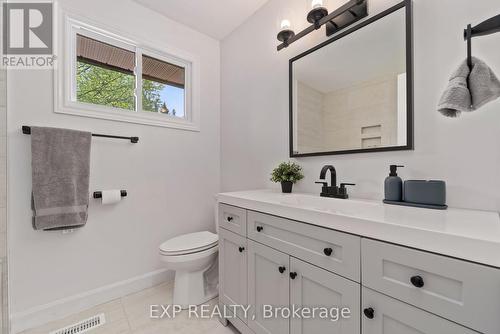 13481 Loyalist Parkway, Prince Edward County, ON - Indoor Photo Showing Bathroom
