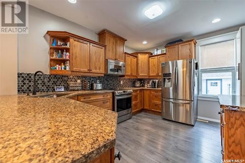 1164 3Rd Avenue Nw, Moose Jaw, SK - Indoor Photo Showing Kitchen