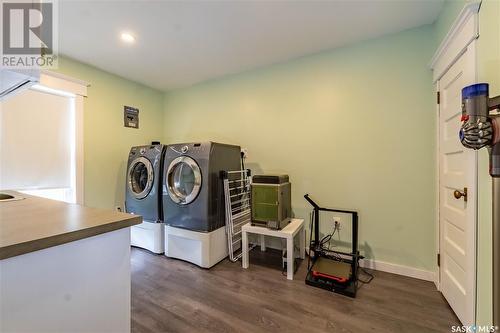 1164 3Rd Avenue Nw, Moose Jaw, SK - Indoor Photo Showing Laundry Room