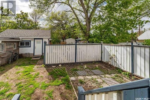 1164 3Rd Avenue Nw, Moose Jaw, SK - Outdoor