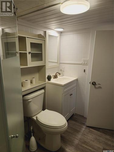 1437 Wascana Street, Regina, SK - Indoor Photo Showing Bathroom