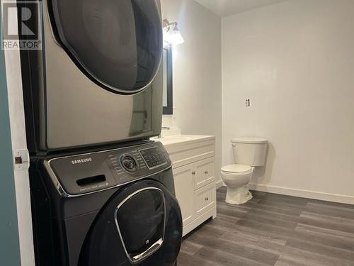 25340 West Lake Road, Prince George, BC - Indoor Photo Showing Laundry Room