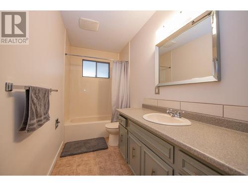 3054 Dunsmuir Road, Vernon, BC - Indoor Photo Showing Bathroom
