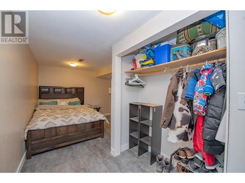 3054 Dunsmuir Road, Vernon, BC - Indoor Photo Showing Bedroom