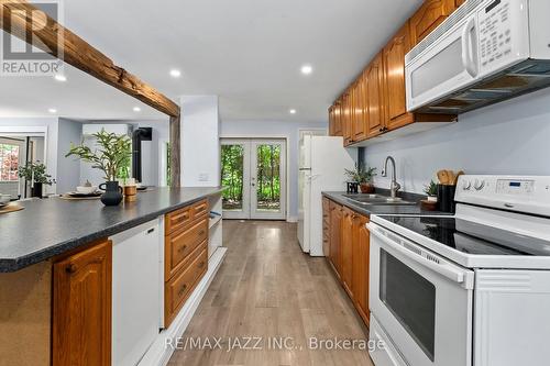 11 Edgewood Drive, Kawartha Lakes, ON - Indoor Photo Showing Kitchen