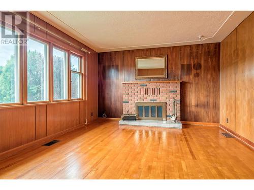 4111 27Th Avenue Lot# 6, Vernon, BC - Indoor Photo Showing Living Room With Fireplace