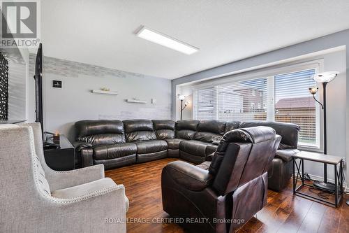 36 Cheevers Road, Brantford, ON - Indoor Photo Showing Living Room