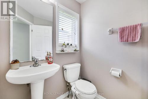 36 Cheevers Road, Brantford, ON - Indoor Photo Showing Bathroom