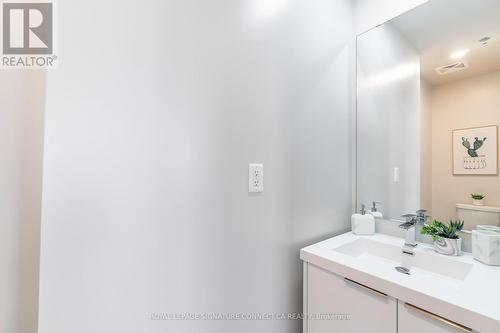 1006 - 90 Glen Everest Road, Toronto, ON - Indoor Photo Showing Bathroom