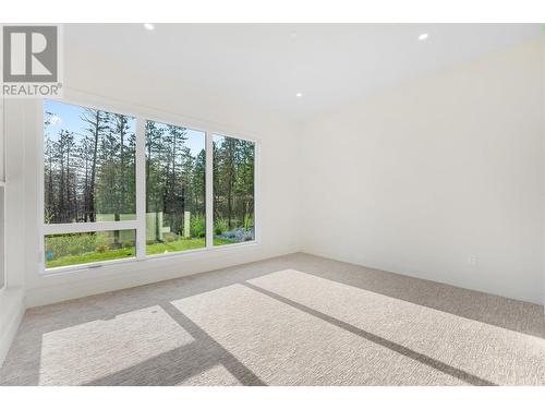 10218 Beacon Hill Drive, Lake Country, BC - Indoor Photo Showing Other Room