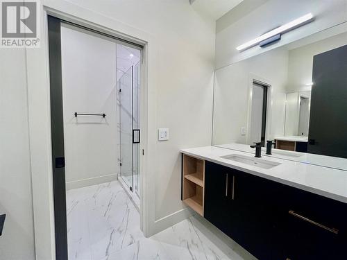 10218 Beacon Hill Drive, Lake Country, BC - Indoor Photo Showing Bathroom