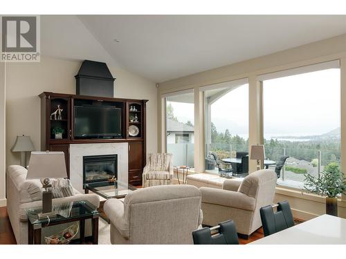 1601 Merlot Drive, West Kelowna, BC - Indoor Photo Showing Living Room With Fireplace