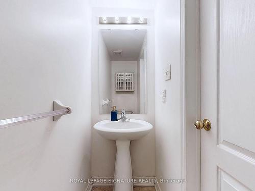 321 Bussel Cres, Milton, ON - Indoor Photo Showing Bathroom
