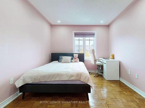 321 Bussel Cres, Milton, ON - Indoor Photo Showing Bedroom