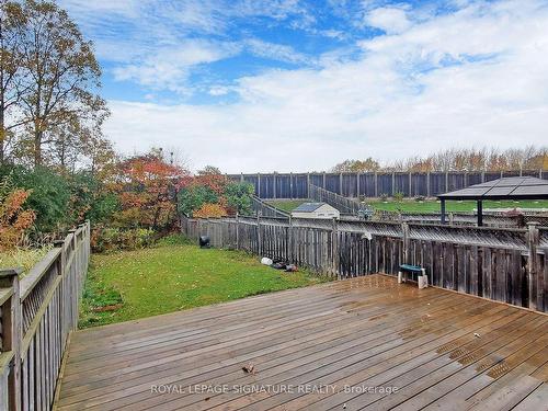 321 Bussel Cres, Milton, ON - Outdoor