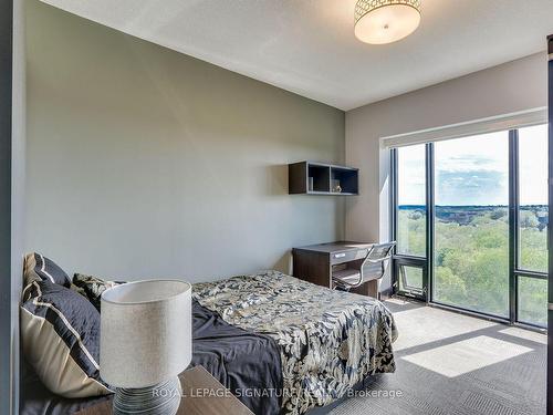 1517-1235 Richmond St, London, ON - Indoor Photo Showing Bedroom