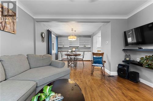 632 Bruham Avenue, Pembroke, ON - Indoor Photo Showing Living Room