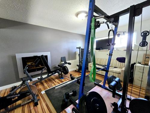 710 Birch Street, Creston, BC - Indoor Photo Showing Gym Room