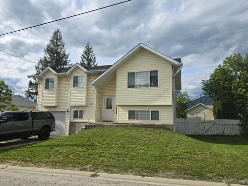 710 Birch Street, Creston, BC - Outdoor