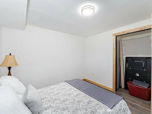 360537 Road 160, Georgian Bluffs, ON - Indoor Photo Showing Bedroom
