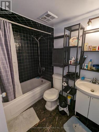 702 - 105 Mccaul Street, Toronto, ON - Indoor Photo Showing Bathroom