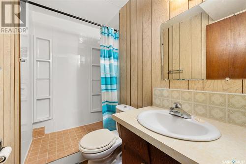 1348 Manitou Crescent, Moose Jaw, SK - Indoor Photo Showing Bathroom