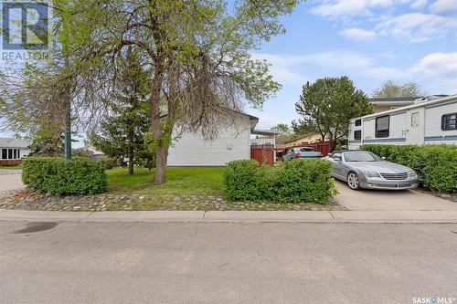 1348 Manitou Crescent, Moose Jaw, SK - Outdoor
