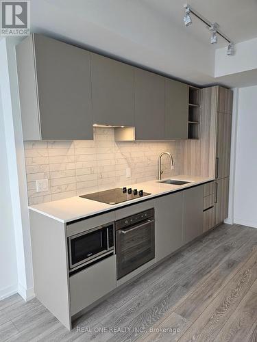 4712 - 55 Mercer Street, Toronto, ON - Indoor Photo Showing Kitchen With Upgraded Kitchen