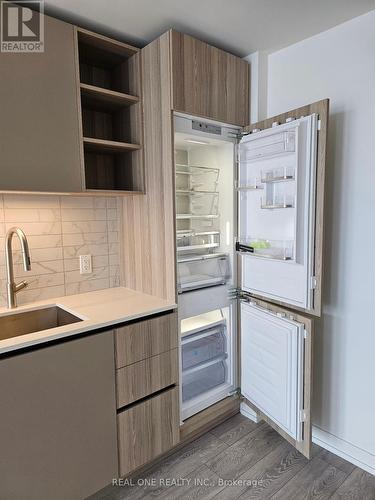 4712 - 55 Mercer Street, Toronto, ON - Indoor Photo Showing Kitchen