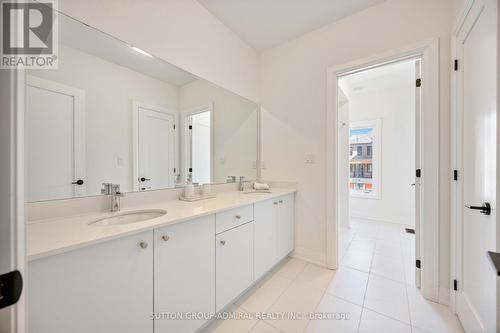 7 William Logan Drive, Richmond Hill, ON - Indoor Photo Showing Bathroom