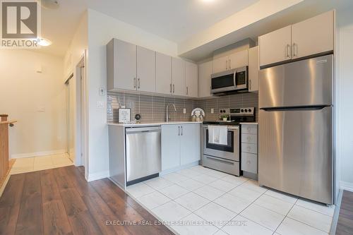 226 - 1145 Journeyman Lane, Mississauga, ON - Indoor Photo Showing Kitchen