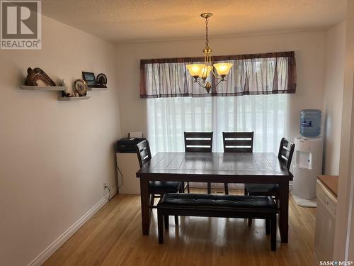 2920 Grant Road, Regina, SK - Indoor Photo Showing Dining Room