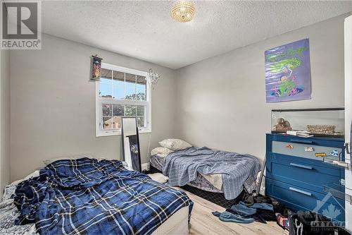 1230 Pebble Road, Ottawa, ON - Indoor Photo Showing Bedroom