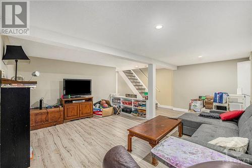 1230 Pebble Road, Ottawa, ON - Indoor Photo Showing Living Room