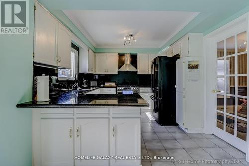 126 Spring Town Road, Vaughan, ON - Indoor Photo Showing Kitchen