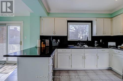 126 Spring Town Road, Vaughan, ON - Indoor Photo Showing Kitchen