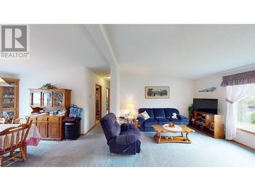2299 Ash Avenue, Quesnel, BC - Indoor Photo Showing Other Room