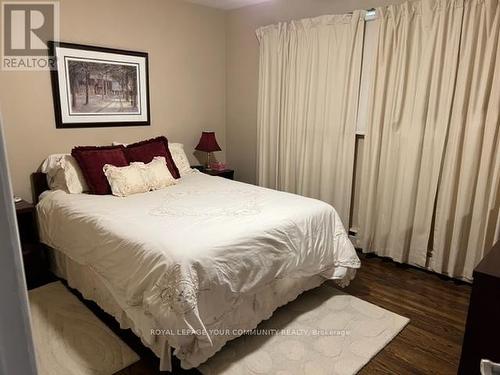 8 Lionel Heights Crescent, Toronto, ON - Indoor Photo Showing Bedroom